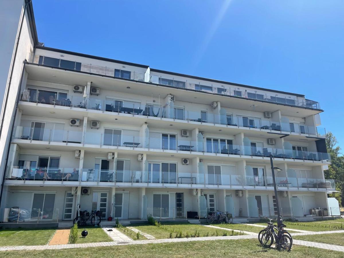Fenyves Beach Apartman Delux บาลาตอนเฟนีแวช ภายนอก รูปภาพ