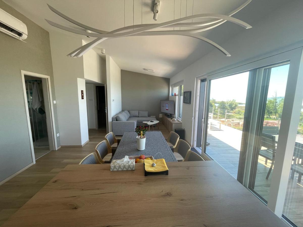 Fenyves Beach Apartman Delux บาลาตอนเฟนีแวช ภายนอก รูปภาพ